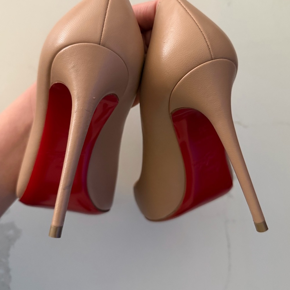 Christian Louboutin Classic Nude Stiletto Heels. 100mm - Picture 5 of 5